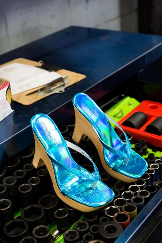 il Jeffrey Campbell פוקסי סנדל פלטפורמה נשים ורוד ססגוני NN6N61101