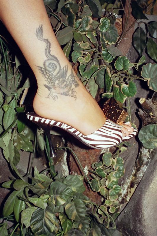 il Jeffrey Campbell קוביות סנדל עם עקבים נשים שחור לבן זברה כסף NN6N61460